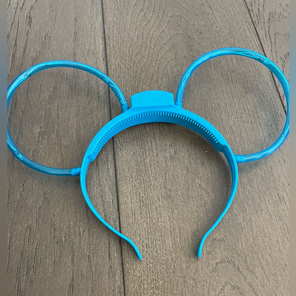 Disney Parks light-up Mickey Mouse ears headband from circa 2016-2017